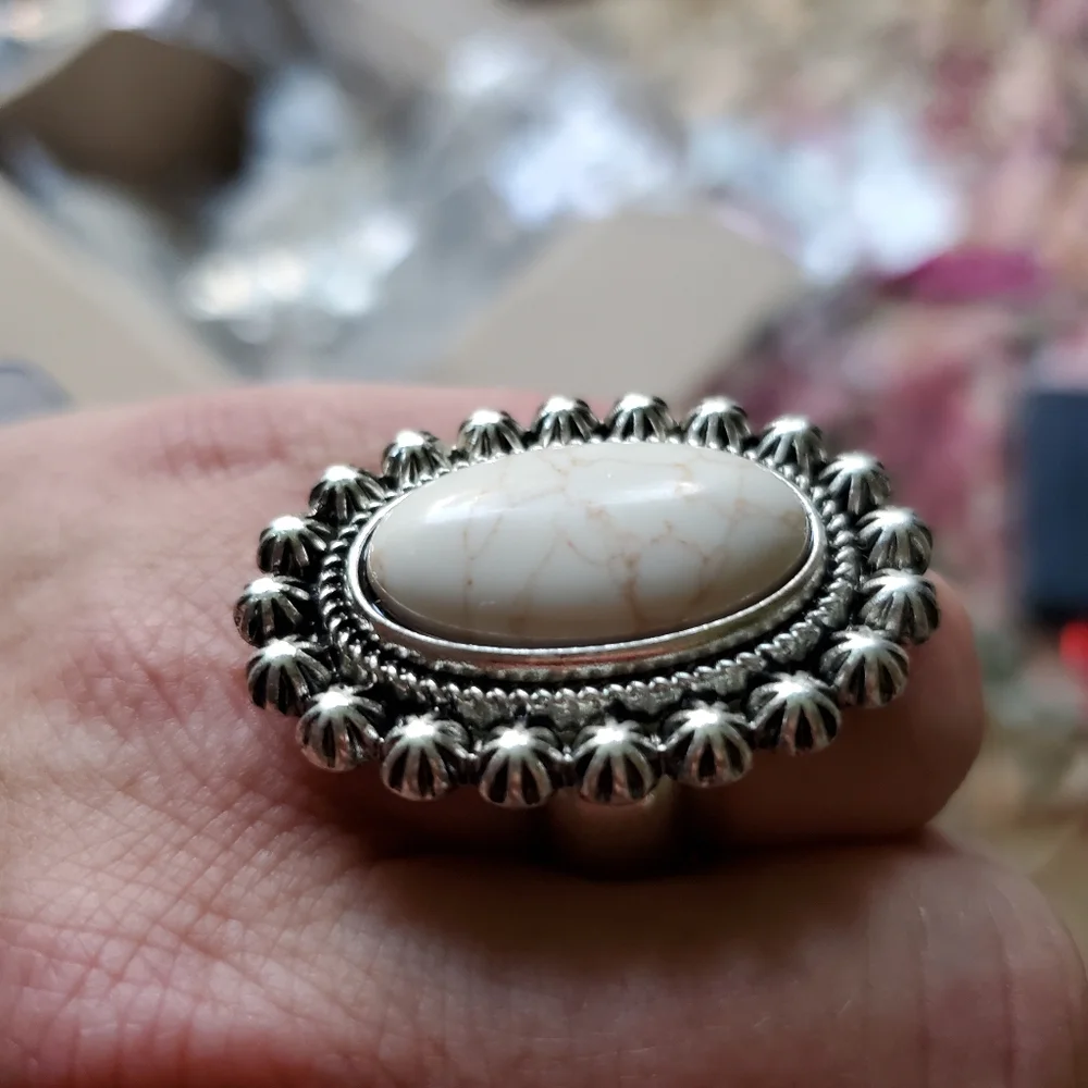 Free Spirit Boho Native South Western People Oval Sunburst bead Stretch Ring Nwt